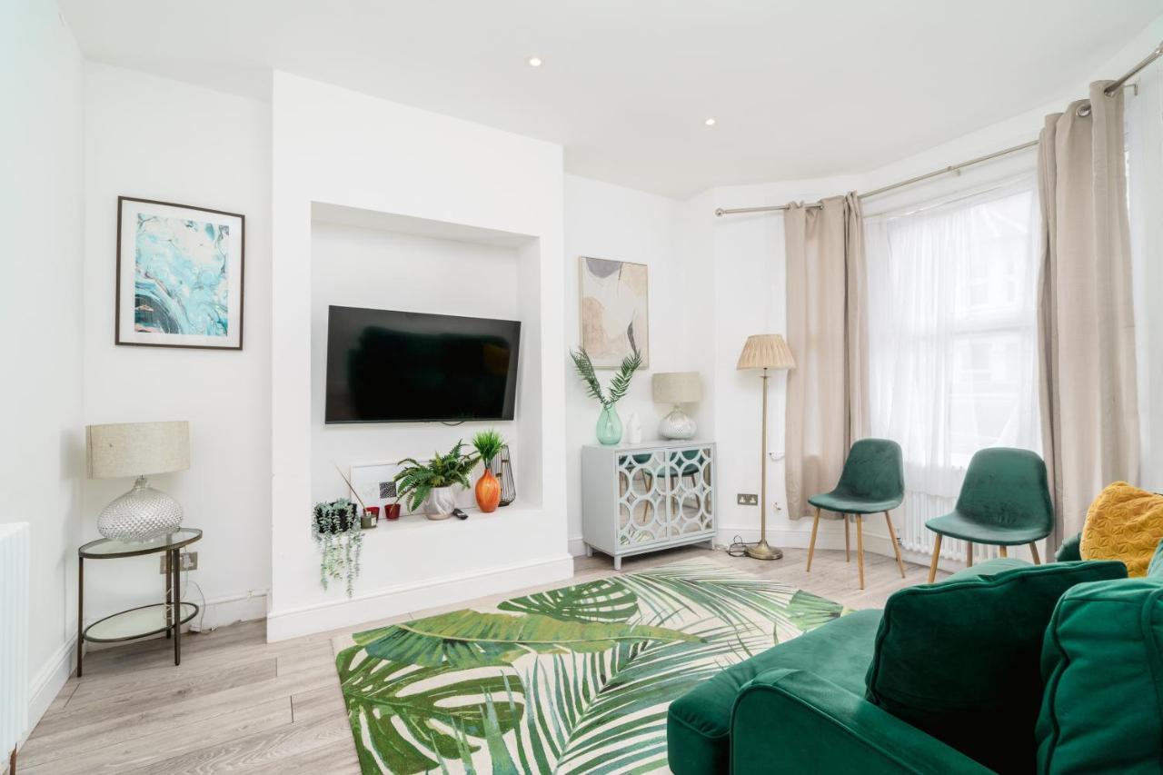 Modern 2 Bed Apartment Close To Westfield Stratford Mall With Garden Лондон Экстерьер фото